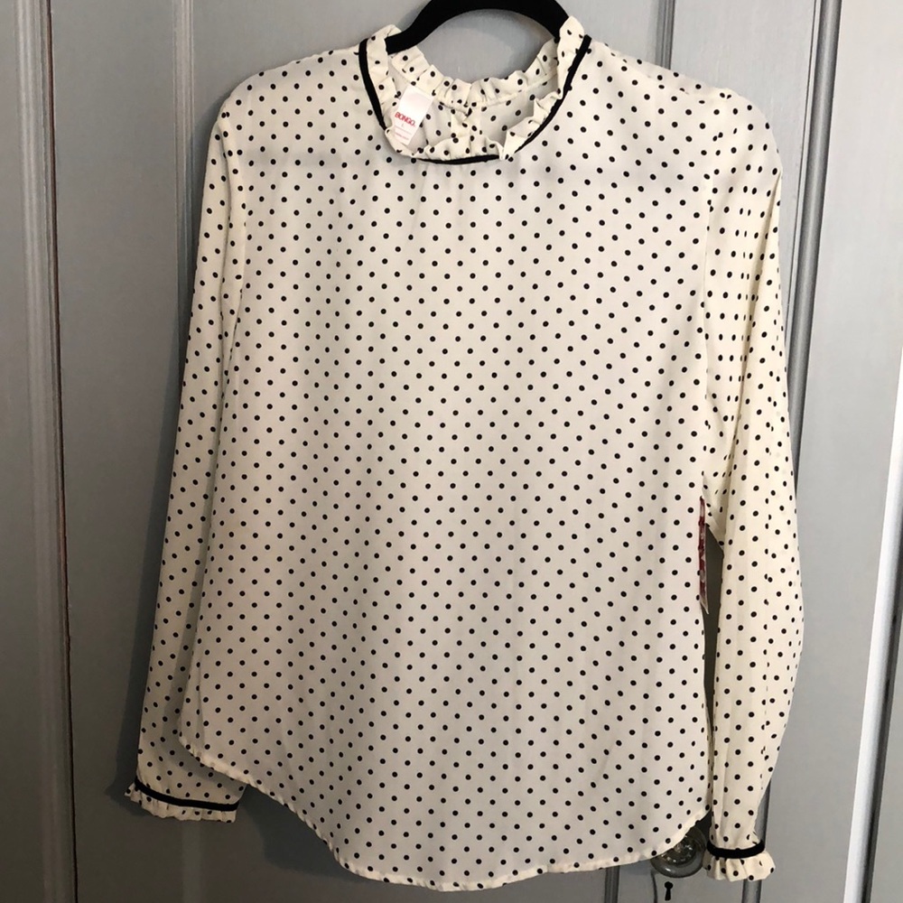 White long sleeve blouse
